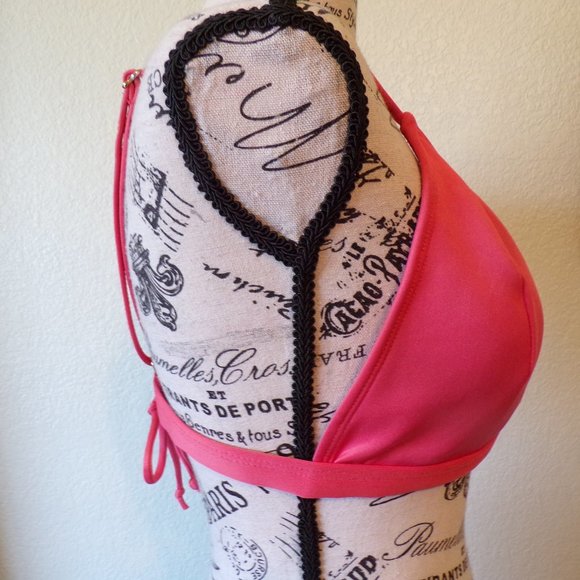 Juicy Couture 2 Piece Triangle Top Embossed Bottom - Picture 3 of 9